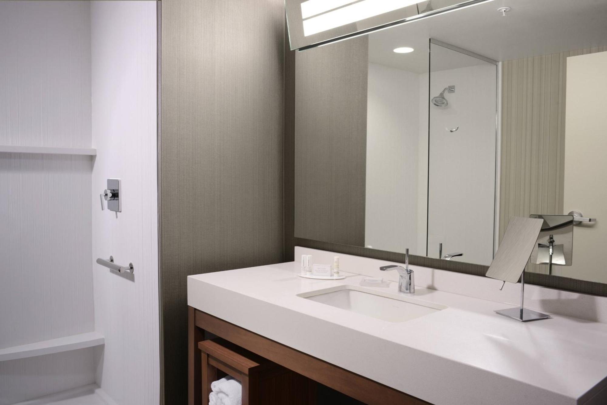 Courtyard By Marriott Dallas Plano/The Colony Zewnętrze zdjęcie