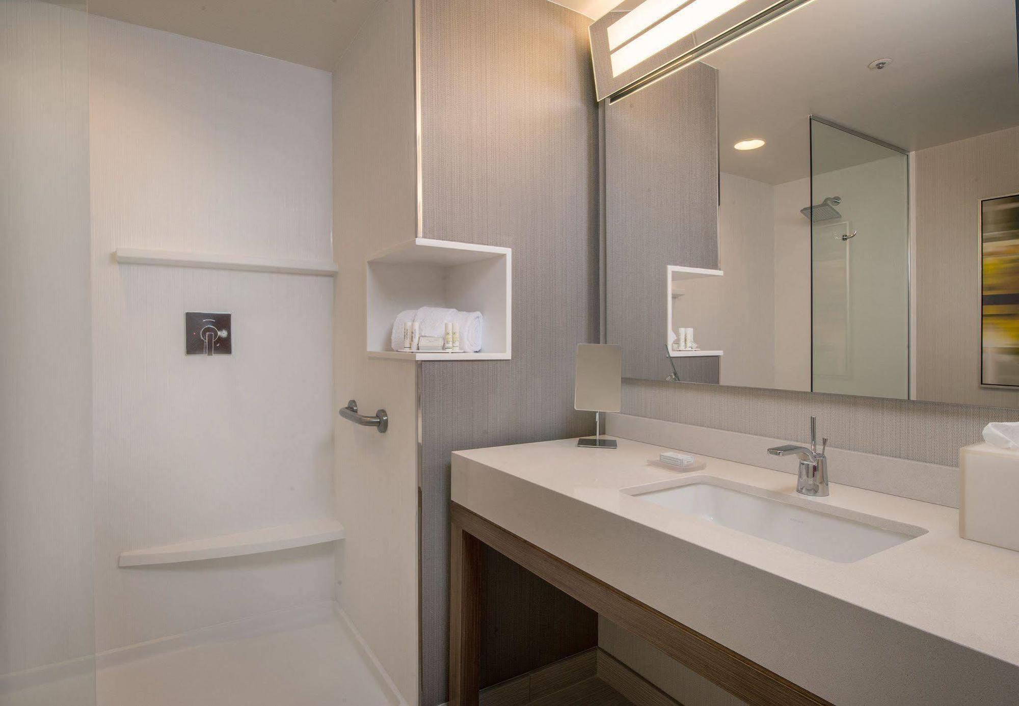 Courtyard By Marriott Dallas Plano/The Colony Zewnętrze zdjęcie